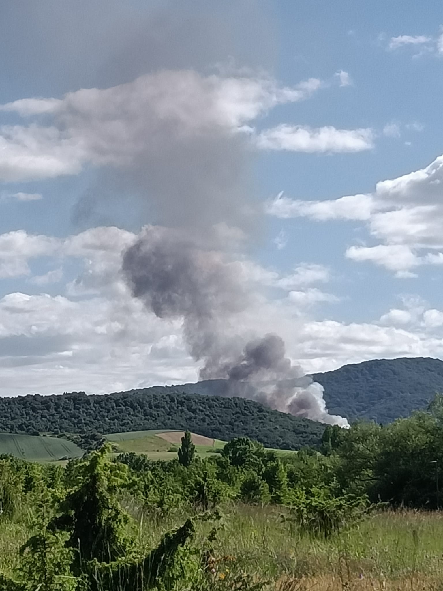 El incendio visto desde diferentes puntos de la ciudad