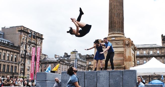 Block · Motionhouse en Plaza de los Fueros, KaldeArte 2026, Vitoria-Gasteiz