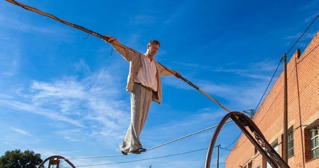 Refugi · Manolo Alcántara en Plaza de los Fueros (frontón), KaldeArte 2026, Vitoria-Gasteiz