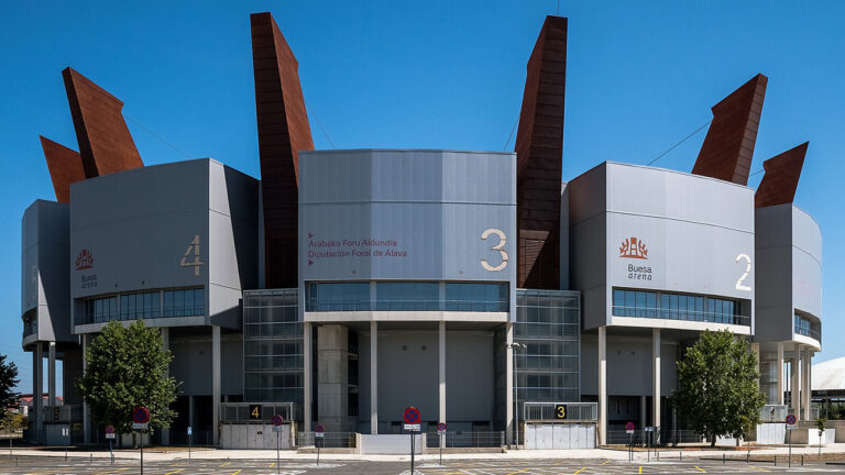 La Diputación abre la puerta a vender el Buesa Arena a Baskonia sin aclarar cuánto vale ni cómo será la operación