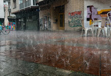 La lluvia cae como agua de mayo en Gasteiz en pleno julio